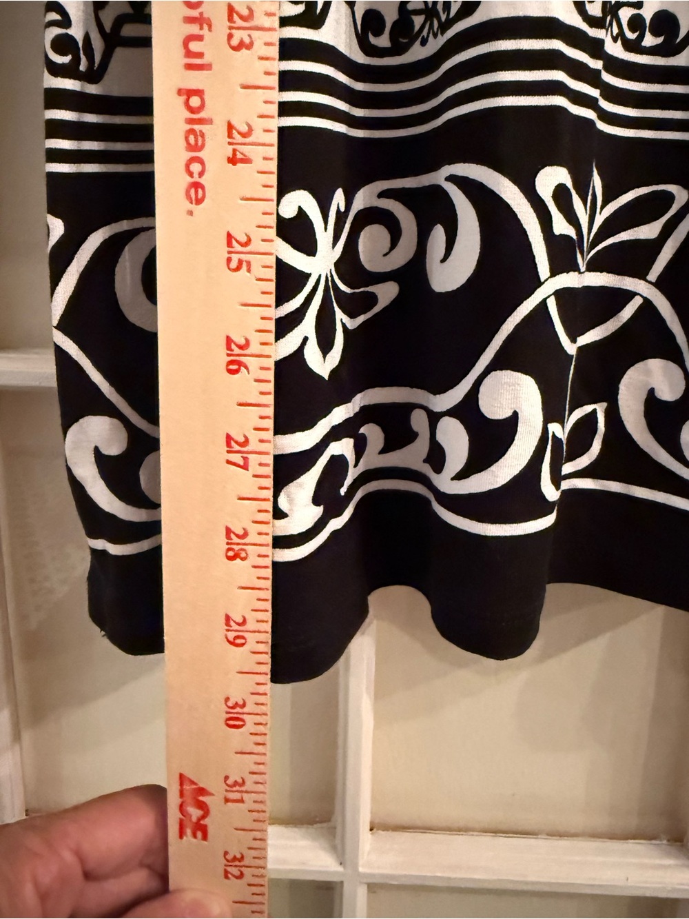 Chico’s Tunic Top V-Neck 3/4 Sleeve Bohemian Black & White Scroll Border Blouse - Picture 8 of 10